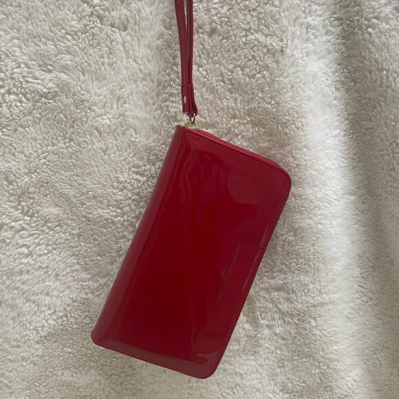 Adrienne Vittadini Red Patent Wristlet Zip Around, AND a Phone Charging Insert! - Picture 2 of 10